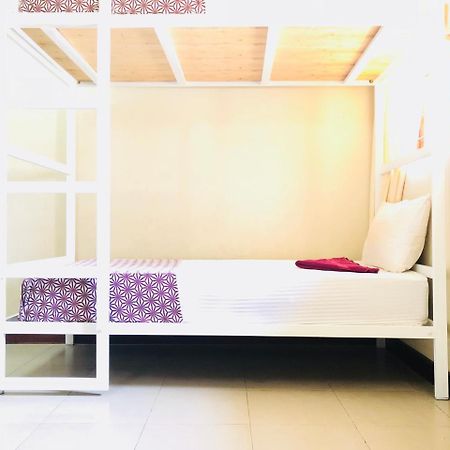 Trip "N" Chill Hostels Colombo Airport Katunayaka Exterior foto