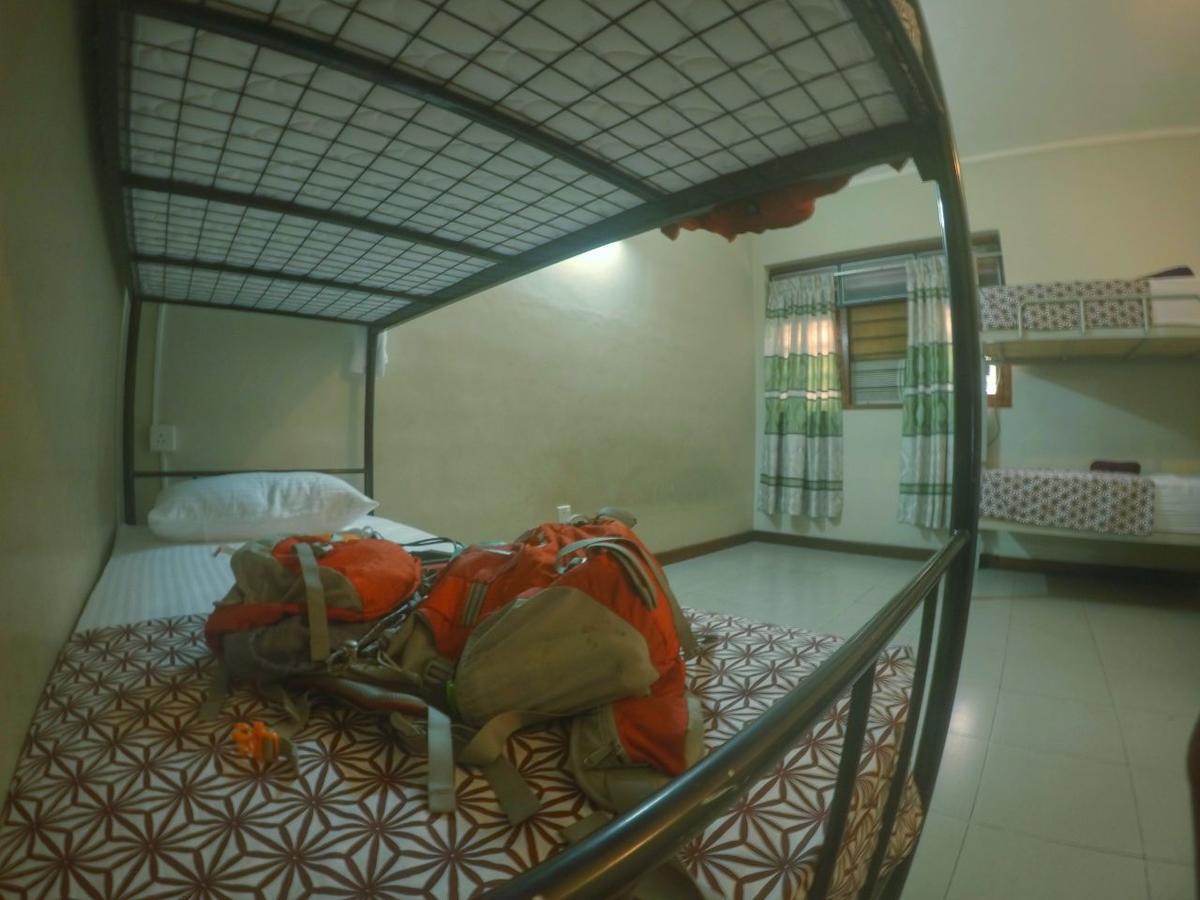 Trip "N" Chill Hostels Colombo Airport Katunayaka Exterior foto